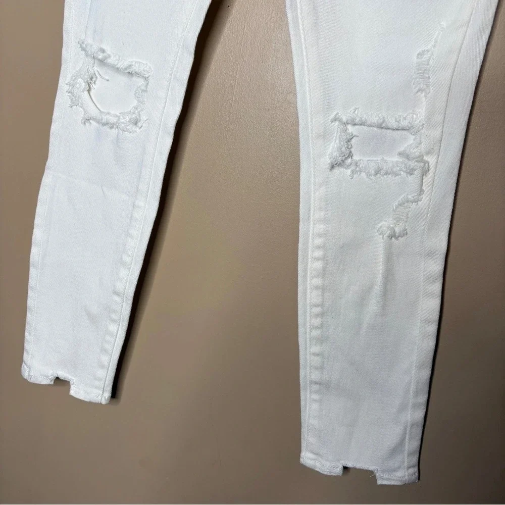 White Birch Distressed White Skinny Jeans Ripped Knee Raw Hem Womens Size S Chic